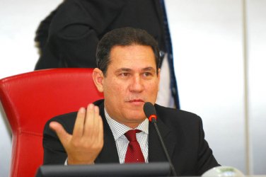 Deputado cobra permanência dos serviços do Shopping Cidadão