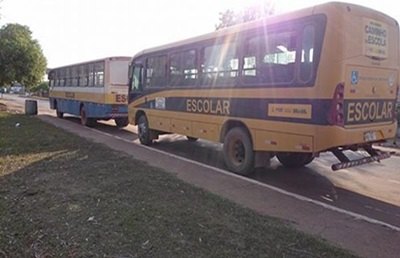 Dez ônibus do transporte escolar são reprovados em vistoria do DETRAN