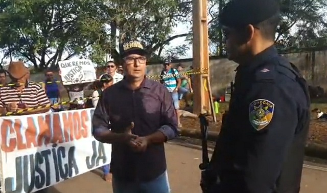 PROTESTO: Atingidos pela cheia do rio Madeira bloqueiam acesso à usina e cobram indenizações