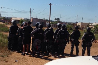 REINTEGRAÇÃO DE POSSE - Polícia entra em confronto com moradores do 'Dilma Rousseff'