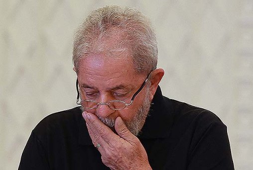 Lula deve ser investigado 'por possível envolvimento' em crimes, diz PF