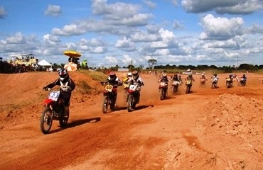 Mais de 4 mil pessoas prestigiaram a Etapa de Abertura do Campeonato Estadual de Velocross em Rolim de Moura