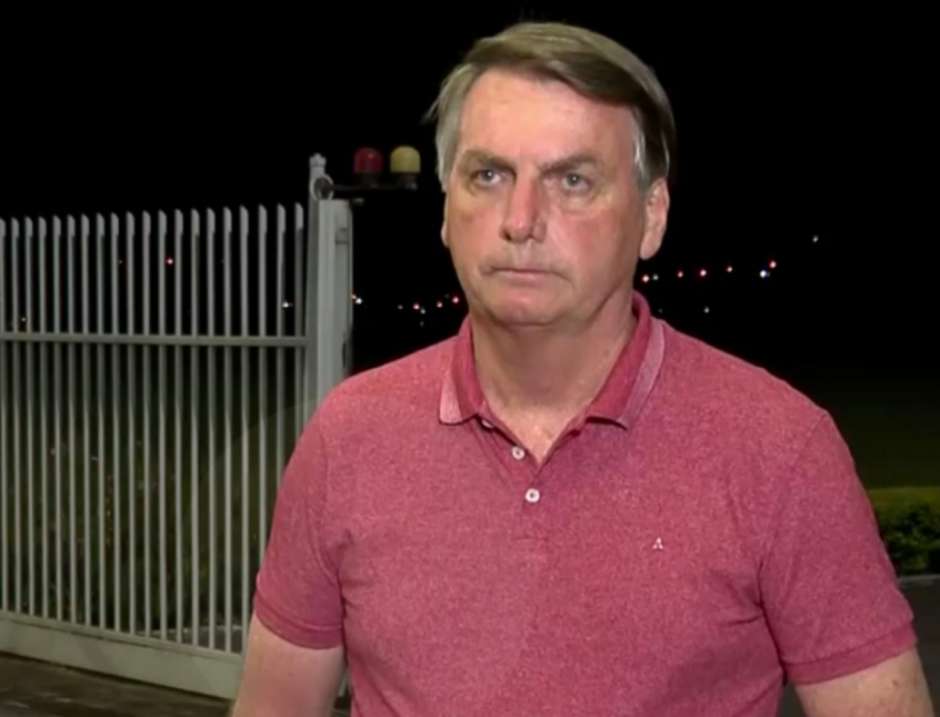 CORONAVIRUS - Presidente Jair Bolsonaro critica paralisação de jogos pela CBF