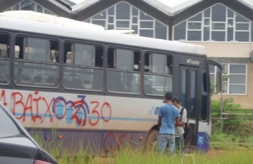 Acadêmicos da UNIR fazem manifestação no campus