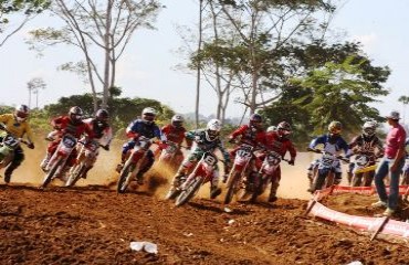 Vitória na Etapa de Buritis deixa Rodrigo líder do Estadual de Motocross