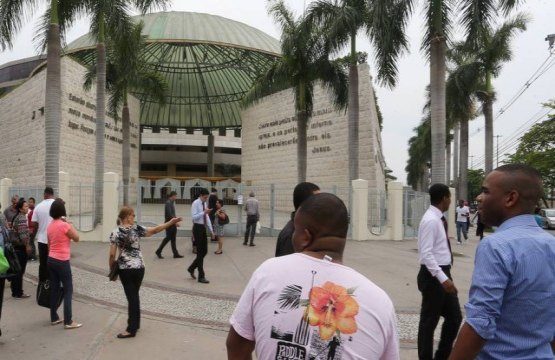 Maior templo de igreja Universal no Rio amanhece lacrado pelo TRE