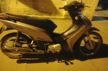 Polícia recupera motocicleta e prende suspeito