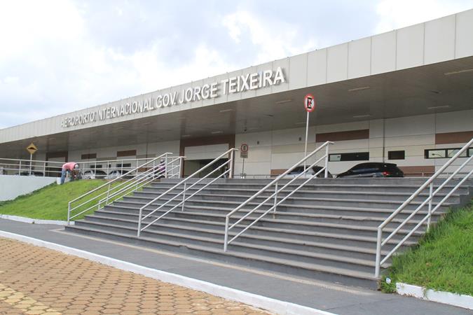 AMEAÇADOR: Fumaça fecha aeroporto em PVH e desvia voos nesta quinta-feira