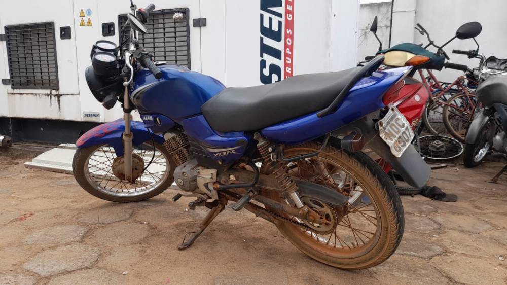 Homem é preso com moto roubada e diz ter comprado veículo por R$ 1.500