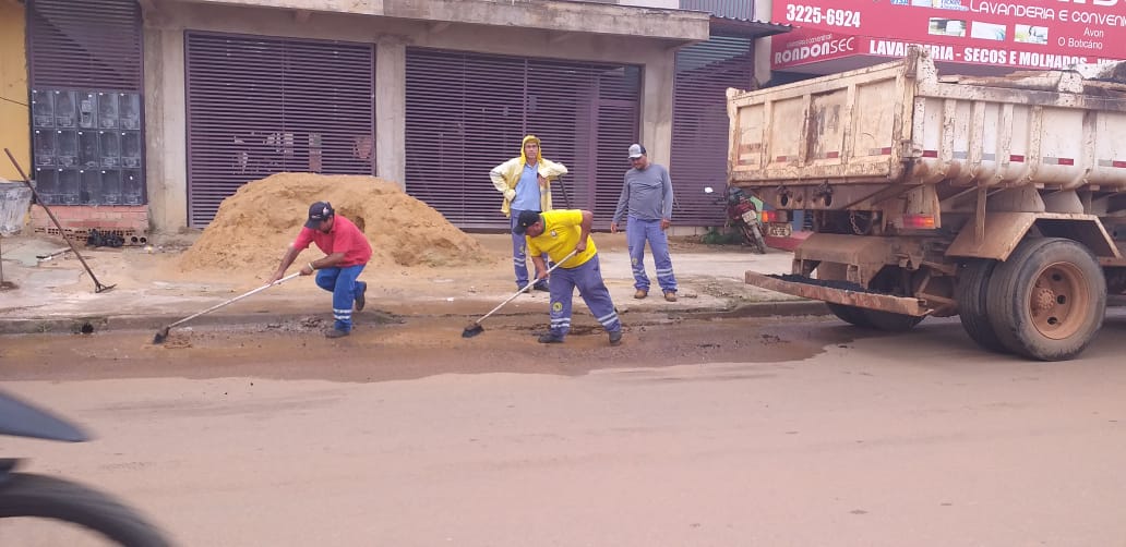 TAPA-BURACOS: Júnior Cavalcante tem pedido de providência atendido na rua Alexandre Guimarães