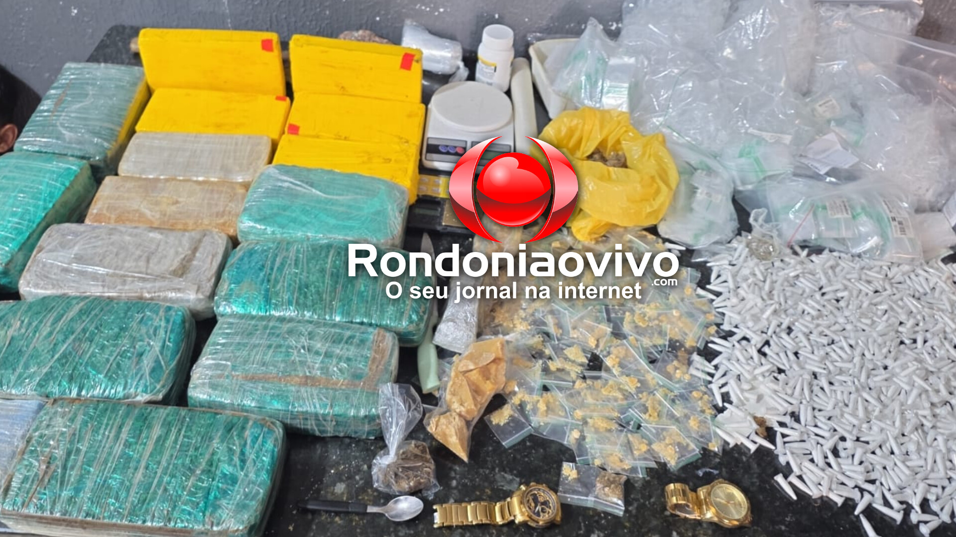 VÍDEOS: Operação Caçador apreende vários tabletes de drogas em condomínio