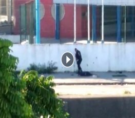 Vídeo mostra PMs executando homens rendidos no Rio; veja