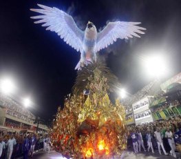 Portela renasce e volta a ser campeã no Rio após 33 anos