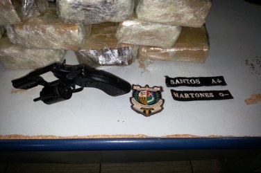 Suspeito de trafico é preso com 11 kg maconha e revólver