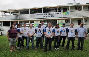 Equipe da Justiça Federal vai até o baixo-madeira levar serviços judiciais a comunidade 