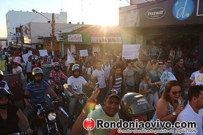 VEM PRA RUA - PM afirma que até o momento a manifestação está tranquila