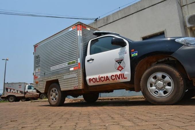 EXECUÇÃO: Dois homens são executados a tiros dentro de caminhonete