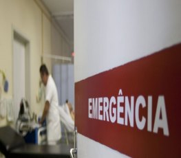 Blitz em hospitais flagra paciente amarrado e remédio vencido