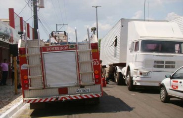 VILHENA - Palco de autoridades do desfile de 7 de Setembro pega fogo