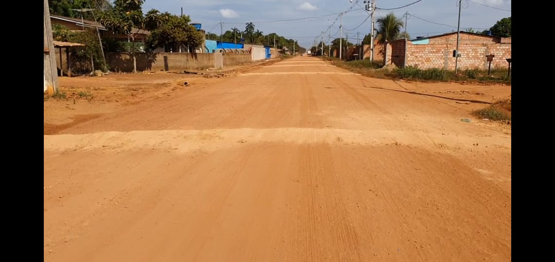 CANSADOS: Comunidade se une e instala quebra molas na avenida Rio de Janeiro