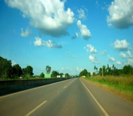 NA VIAGEM - Mulher descobre traição e agride caminhoneiro em plena BR-364