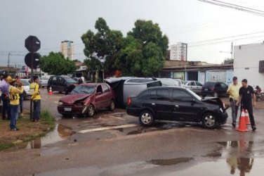 Motorista da prefeitura de Jorge Teixeira provoca grave acidente na capital
