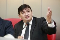 Cleiton Roque cobra rapidez do Programa Título Já, em Parecis