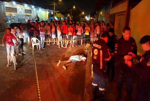 Assaltante é morto e outro baleado em tentativa de roubo na casa de pai de PM