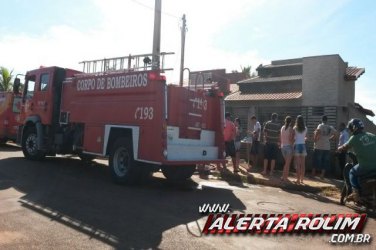 Bombeiros agem rápido e evitam que fogo destrua residência