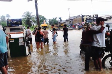 Catástrofe: enchente atinge mais de mil residências