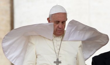 Papa Francisco diz que conflitos atuais pelo mundo são Terceira Guerra Mundial fragmentada