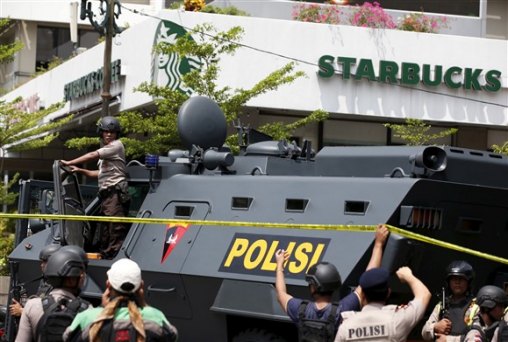 Atentado terrorista na Indonésia deixa sete mortos-VÍDEO