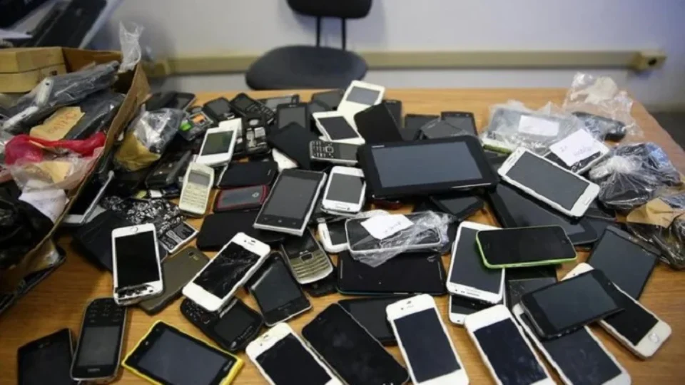 ÚLTIMA CHAMADA: Recebeu intimação no celular? Saiba o que fazer para evitar processo criminal