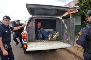 Bebedeira entre colegas acaba em esfaqueamento