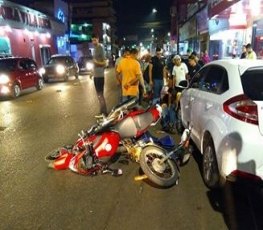 Grave colisão entre motos deixa três pessoas seriamente feridas