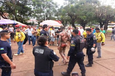 Homem ateia fogo no próprio corpo no terminal rodoviário de Porto Velho