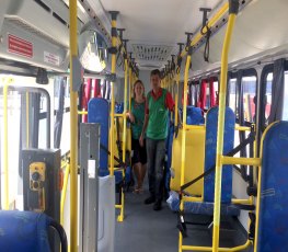 Deputado Airton anuncia entrega de ônibus adaptado para a APAE