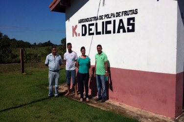 Agricultores visitam agroindústrias