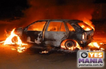 ARIQUEMES - Ladrões explodem Caixa Eletrônico dentro de Farmácia - Fotos