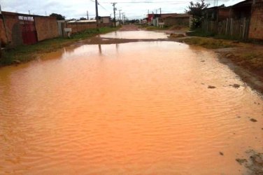 CAOS - Comunidade do Flamboyant decreta calamidade em ruas do bairro - FOTOS