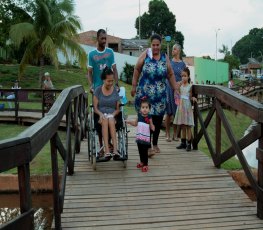 Governo transforma brejo em grande praça, o Parque das Nascentes