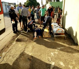 AVANÇOU - Mulher fica gravemente ferida após violenta colisão