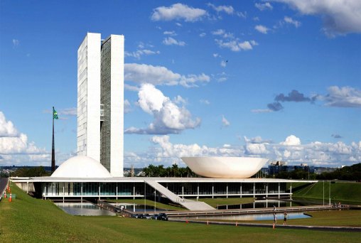 Congresso derruba veto e consegue retomar o voto impresso nas eleições