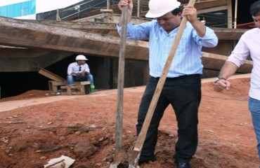 CABEÇA DE PORCO - Secretário de Confúcio cava buraco atrás de 