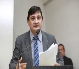 Cleiton Roque concede título de Cidadão de Rondônia a Miguel de Souza