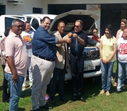 Fhemeron entrega caminhonete para serviços do Hemocentro de Cacoal 