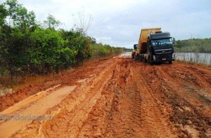 Depois de 60 dias, PRF libera tráfego de carretas cegonha para o Acre
 