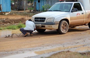 CUJUBIM – Ambulância quebra no momento em que saía com paciente - Fotos