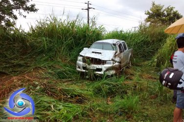 Motorista perde o controle da direção e capota veículo na BR-364 