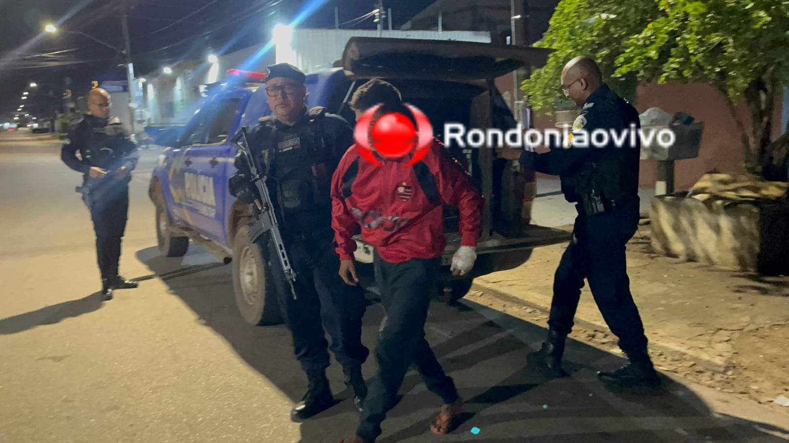 LEVOU BALA: Polícia prende ladrão flagrado derrubando mulher e criança em assalto 